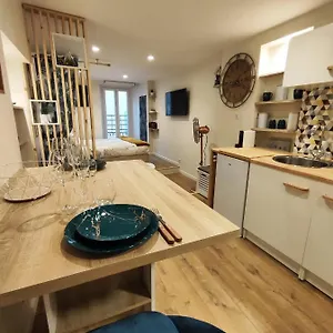 Studio Vieille Ville Tout Equipe Sans Ascenseur Apartment