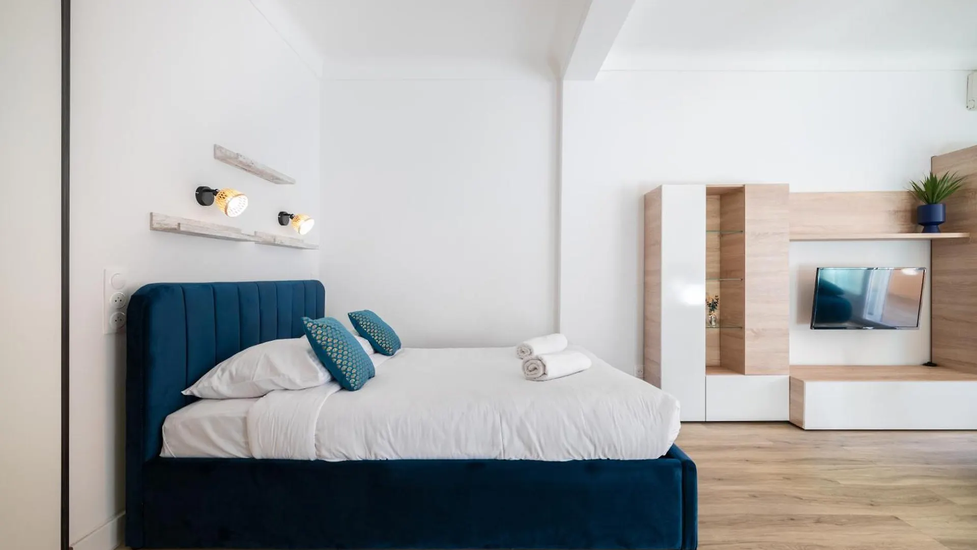 Castel 2 Studio Renove Au Centre Ville De Menton Gare Sncf Apartment
